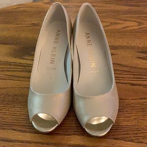 Used gold open toe heel